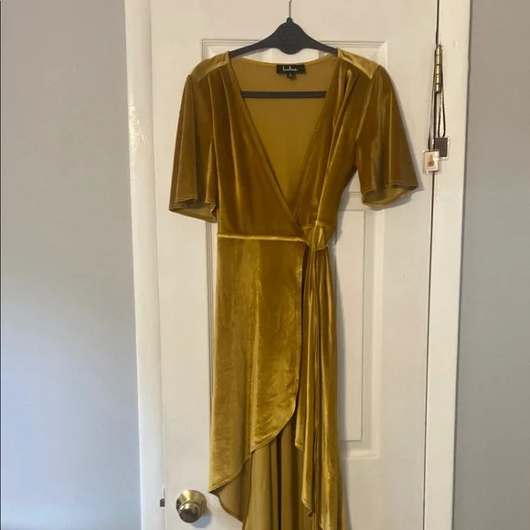 green emerald velvet dress Short-Sleeve Long Satin Formal Dress with Beads Emerald / 12 main image 0
